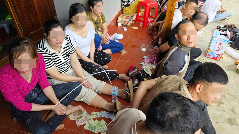 Công an TP Pleiku quyết định khởi tố vụ án, tạm giam 33 người. Ảnh: BB.