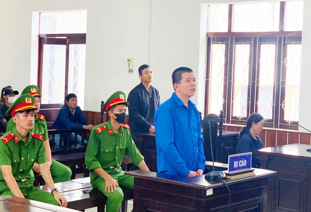 Bị cáo Nguyễn Tấn Tài dùng rìu ném vào mặt khiến anh trai ruột tử vong