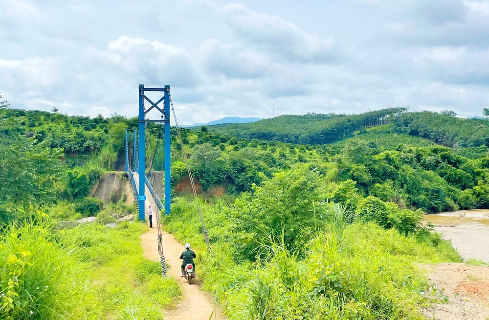 Chủ đâug tư thành con nợ do nhà tài trợ chưa trả tiền xây cầu treo