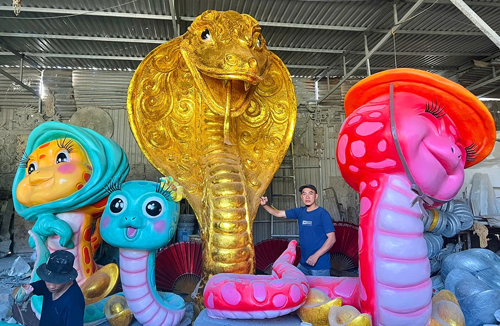 Linh vật rắn ở Gia Lai với hình ảnh đẹp túi vàng, túi bạc