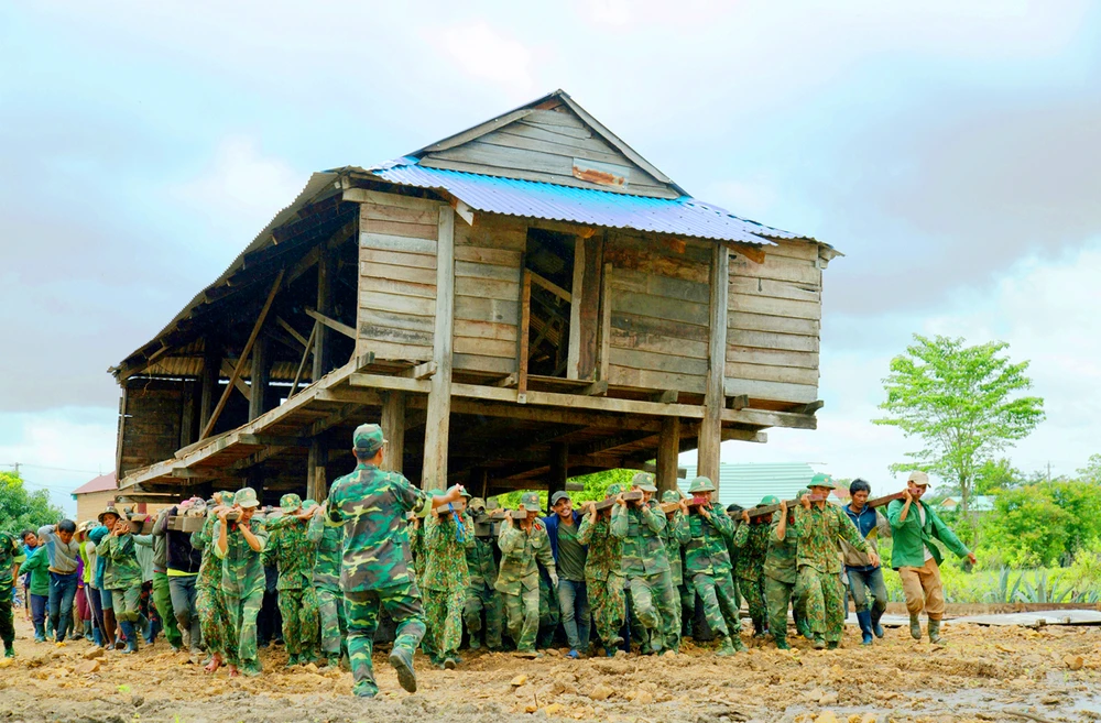 Bộ Quốc phòng hỗ trợ tỉnh Gia Lai xóa nhà tạm, nhà dột nát