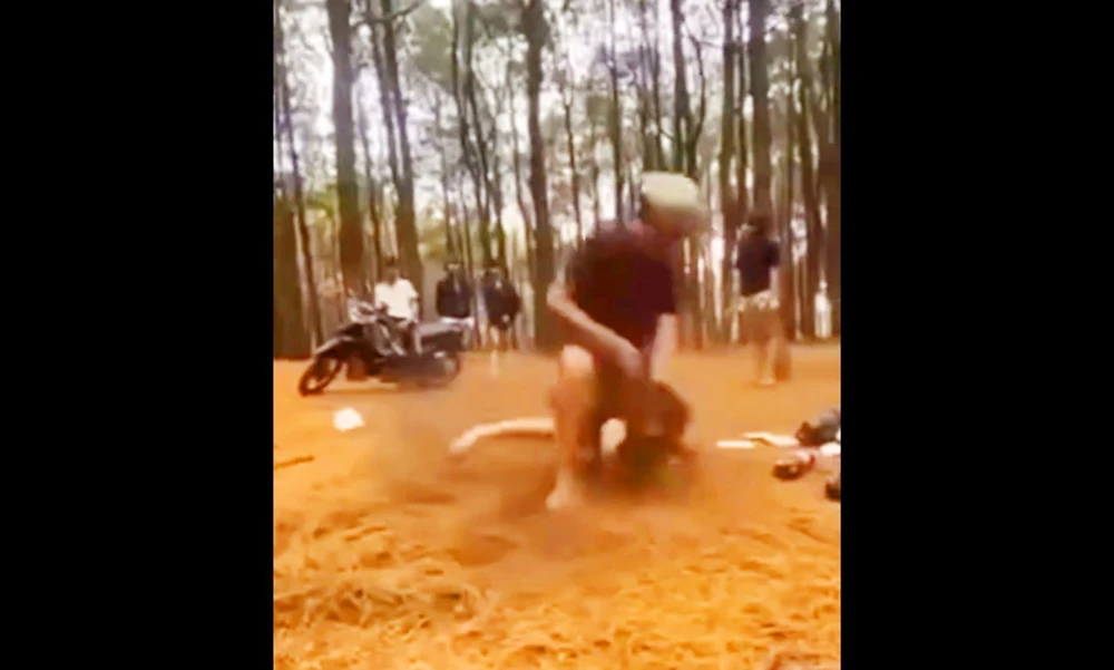 Nữ sinh lớp 7 ở Gia Lai bị đánh hội đồng