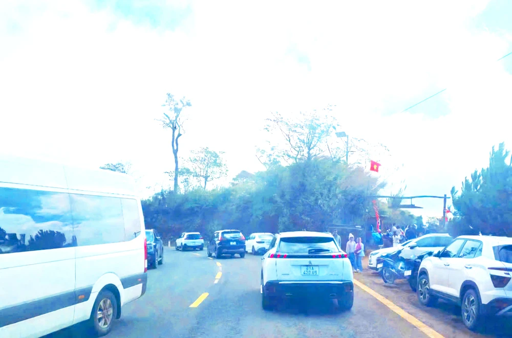 Quyết định xử phạt quán cà phê View Siêu chill xây dựng không phép trên đèo Măng Đen, Kon Tum