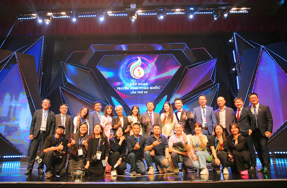 Be-mac-lien-hoan-truyen-hinh-toan-quoc-4.jpg