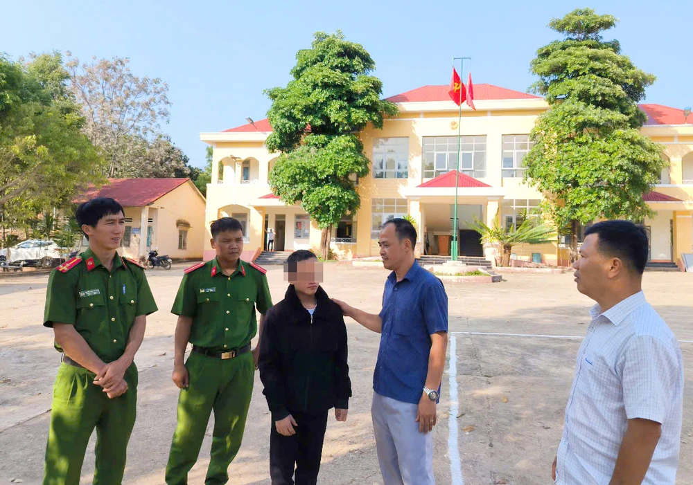 Xã Đăk Na phối hợp với cơ quan chức năng giải cứu 3 thanh niên bị lừa ra nước ngoài làm việc nhẹ lương cao