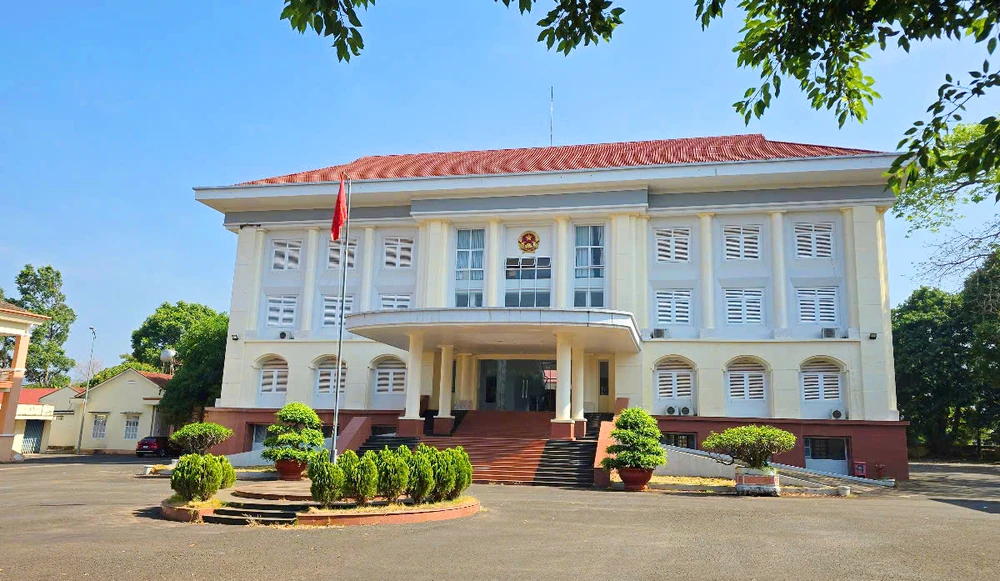 UBND huyện Ia Grai đã ban hành quyết định thu hồi 'quyết định công nhận, phê duyệt kết quả trúng tuyển kỳ xét tuyển viên chức năm 2024' đối với 61 giáo viên, tạm dừng tuyển dụng.