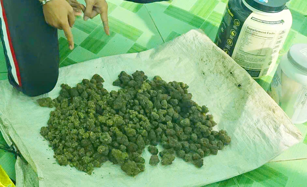 Bắt thanh niên mua ma túy cần sa bán kiếm lời