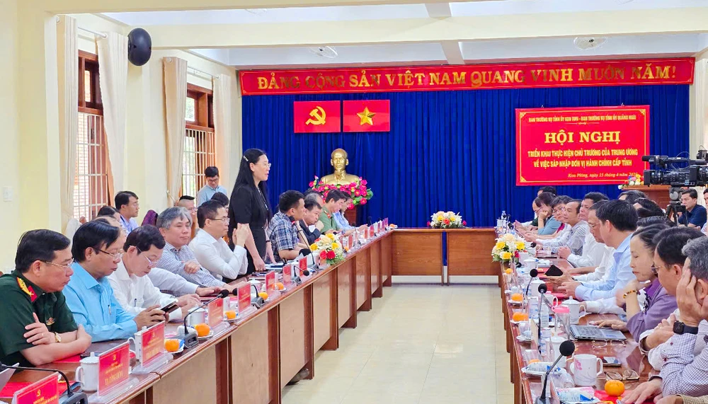 Ban Thường vụ hai tỉnh Kon Tum và Quảng Ngãi thống nhất đề án hợp nhất hai tỉnh và thành lập sáu tổ công tác chung để hoàn thành việc sáp nhập tỉnh.