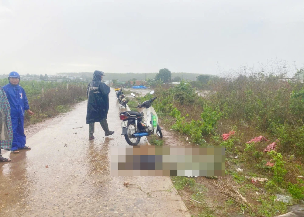 Người dần ông bị sét đánh tử vong ở Kon Tum