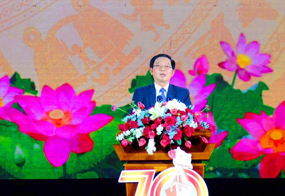 Lễ kỷ niệm 70 năm hoàn thành việc chuyển quân tập kết ra Bắc của cán bộ, chiến sĩ, đồng bào và học sinh miền Nam tại Quy Nhơn, Bình Định