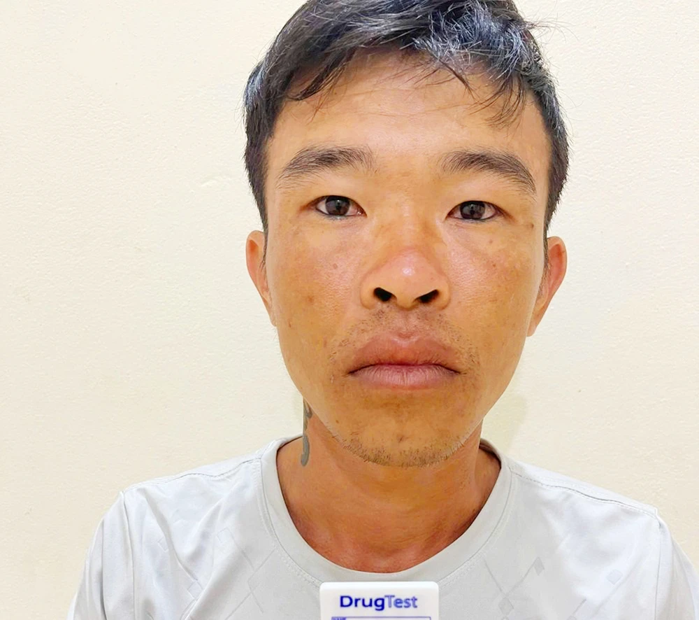 Phòng Cảnh sát hình sự Công an tỉnh Gia Lai đã thành công vây bắt người đàn ông trộm xe máy, đâm hai cán bộ công an trọng thương.