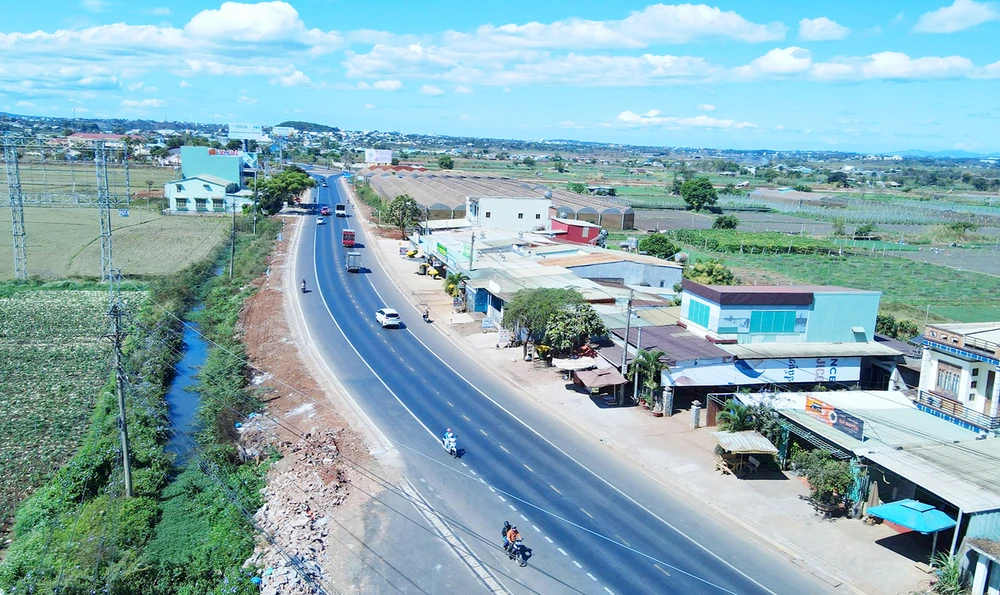 Cao-toc-Quy-Nhon-Pleiku-1.jpg