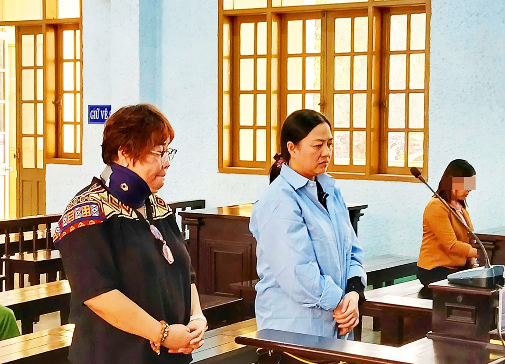 TAND tỉnh Gia Lai tuyên phạt bị cáo Đỗ Thị Thu Hiền, cựu Kế toán trưởng của UBMTTQ Việt Nam tỉnh Gia Lai 20 năm tù về tội tham ô tài sản.