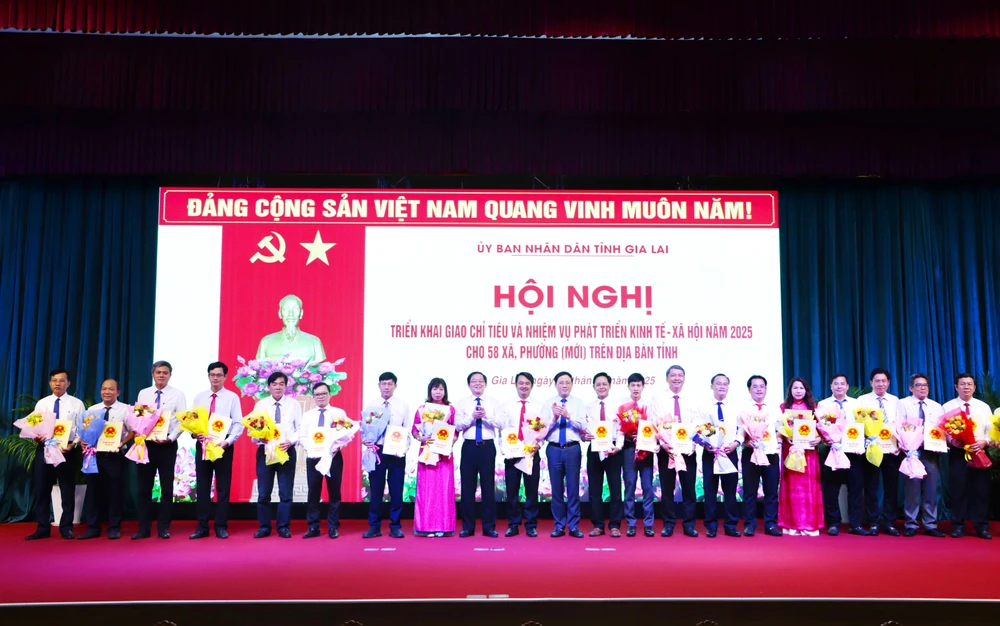Hoi-nghi-6-thanh-Gia-Lai-2.jpg