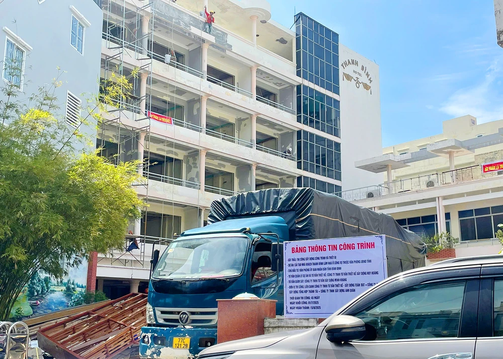 Ông Hồ Quốc Dũng, Bí thư Tỉnh ủy Gia Lai chỉ đạo xây nhà công vụ khoảng 500 căn để bố trí chỗ ở cho cán bộ từ cơ sở 2 (Gia Lai cũ) xuống trung tâm hành chính mới làm việc.