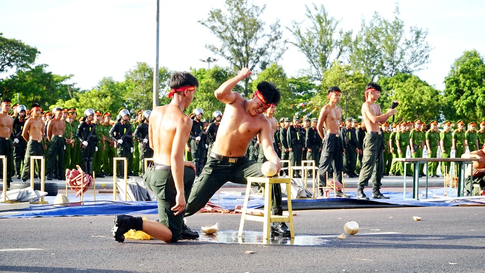 Cong-an -tinh-Gia-lai-ra-quan-tran-ap-toi-pham-4.jpg