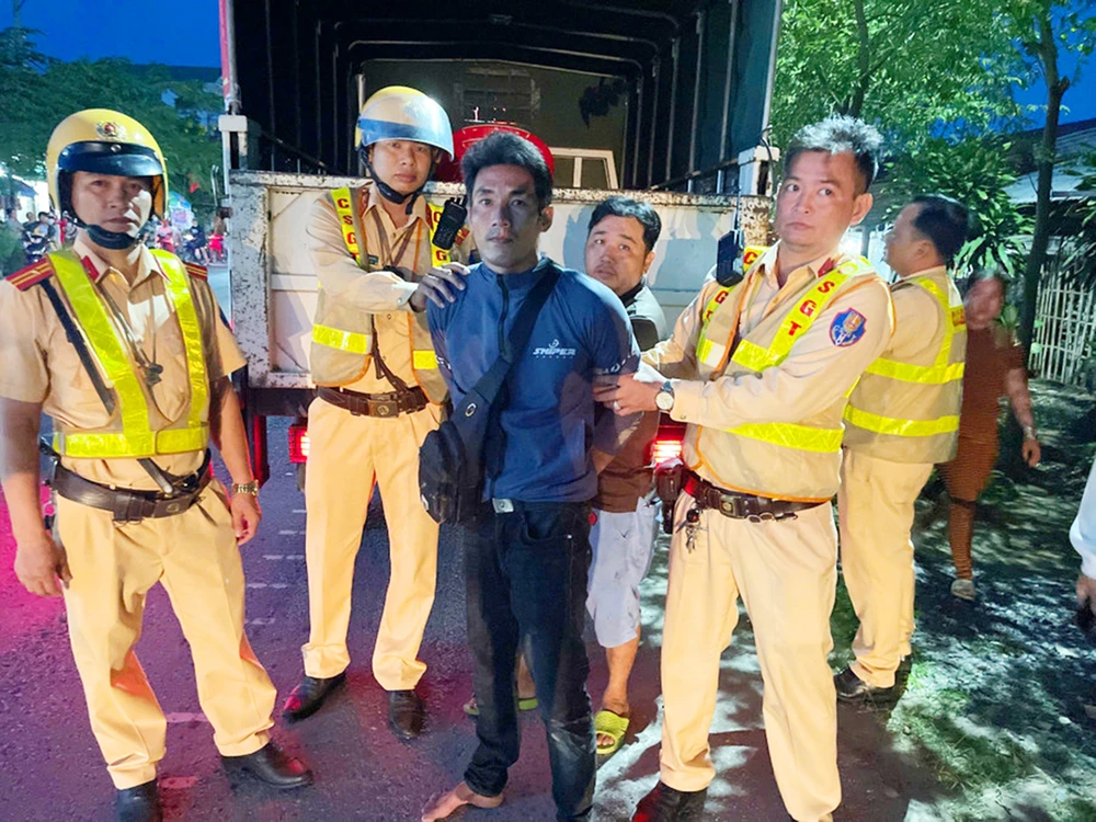 Phòng Cảnh sát Hình sự Công an tỉnh Gia Lai đã thành công bắt nghi phạm Dương Chí Tình trốn về thành phố Cần Thơ sau 3 ngày gây án.