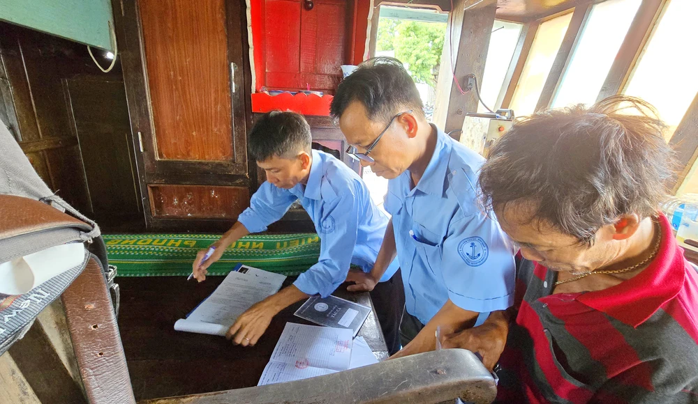 UBND tỉnh Gia Lai chỉ đạo thực hiện nghiêm túc các giải pháp chống IUU và xử lý 551 tàu cá vi phạm các lỗi mất tín hiệu định vị, đánh bắt vượt ranh giới.