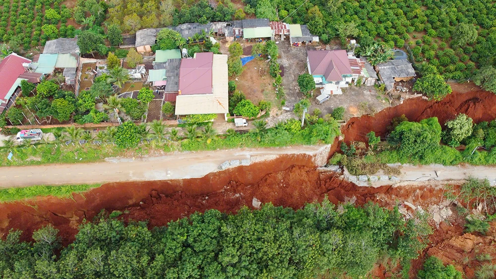 Sở Xây dựng đề nghị Công ty Thủy điện Ia Ly báo cáo Tập đoàn Điện lực Việt Nam sớm có phương án khắc phục đoạn vào trạm biến áp 500 kV sạt lở.