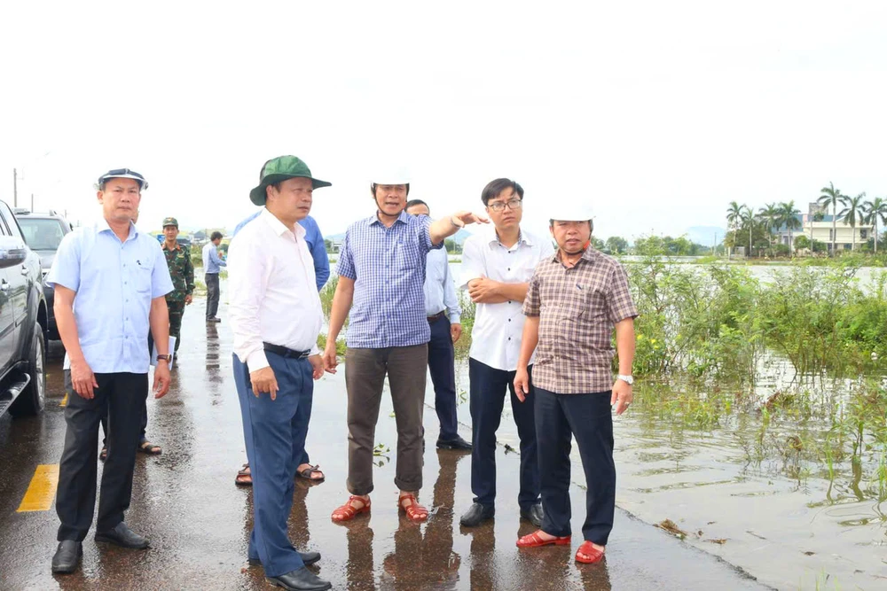 Xã Tuy Phước Đông, tỉnh Gia Lai xảy ra ngập cục bộ từ 0,2 – 0,4 m, khiến hơn 70 hộ dân bị cô lập tạm thời.