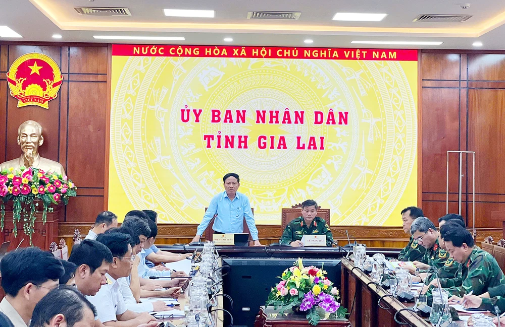 Chủ tịch UBND tỉnh Gia Lai, nhấn mạnh 'không mạo hiểm tích nước' mà yêu cầu khẩn trương xả lũ tối đa để tránh lũ chồng lũ đợt bão số 13.