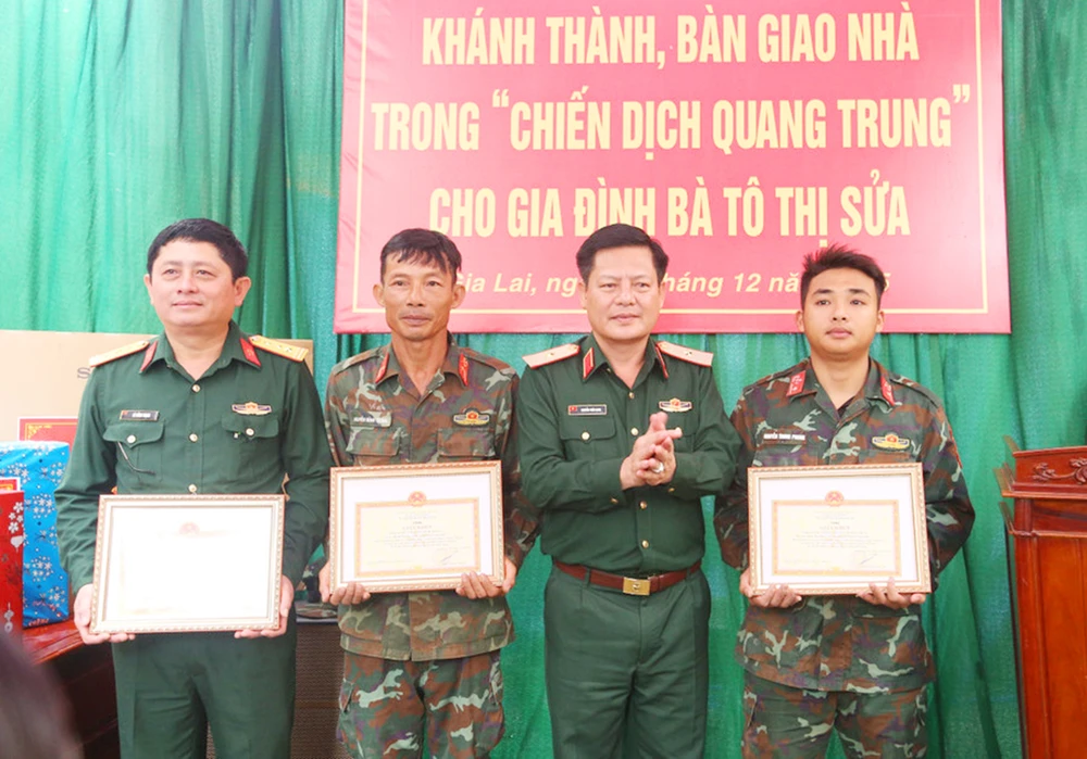 Trao nha-chien-dich-Quang-Trung-Gia-Lai-2.jpg