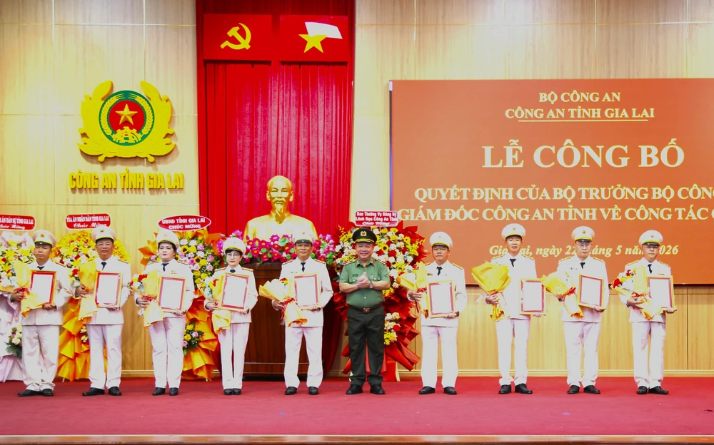 Cong-an-tinh-Gia-Lai-cong-bo-quyet-dinh-dieu-chuyen-can-bo-1.jpg