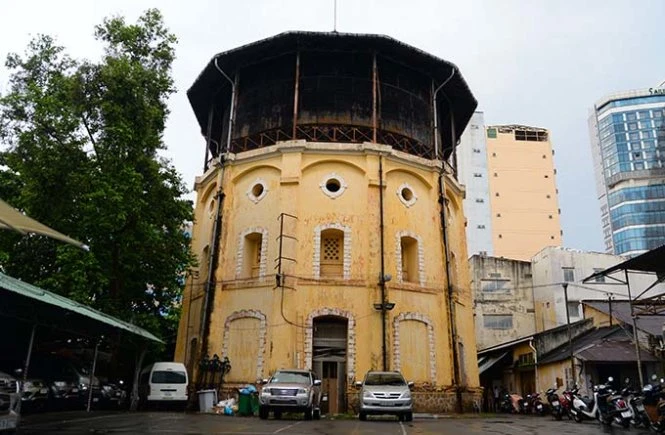 Một thủy đài trên đường Võ Văn Tần, quận 3.