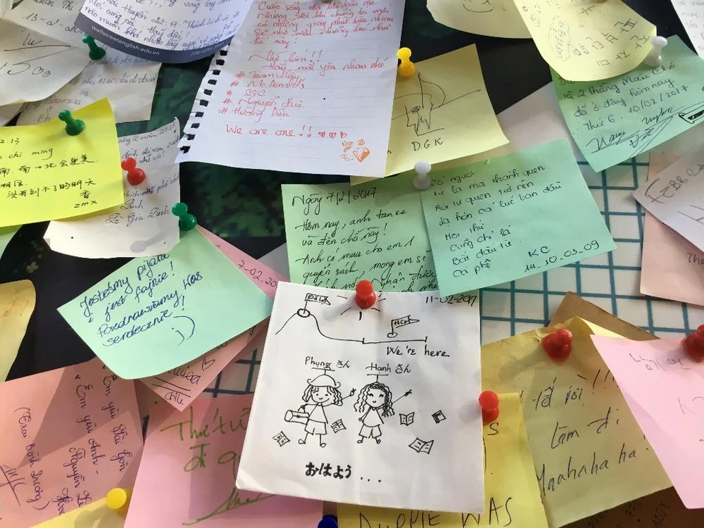 Hàng trăm lời tỏ tình ở đường sách ngày Valentine ảnh 9