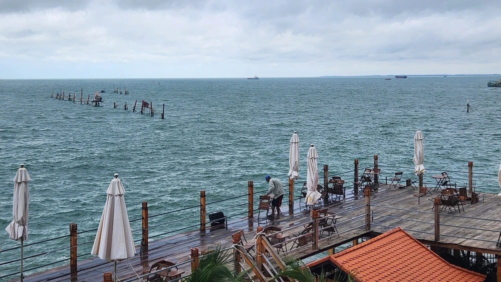 Một quán cà phê tại phường 1 có giấy tờ đất phù hợp quy hoạch nhưng phải tạm ngưng hoạt động để hoàn thiện hồ sơ theo quy định. Ảnh KL