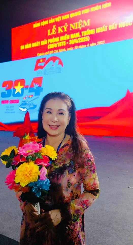 P8-9-NSND Kim Xuan.jpg