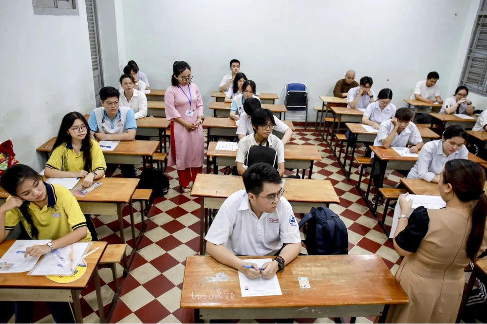 Thi tốt nghiệp THPT