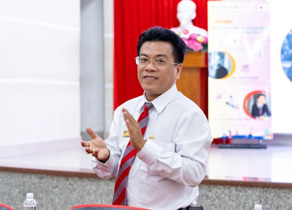 p11 PGS-tran-van-tung-giam-tru-hoc-phi.jpg