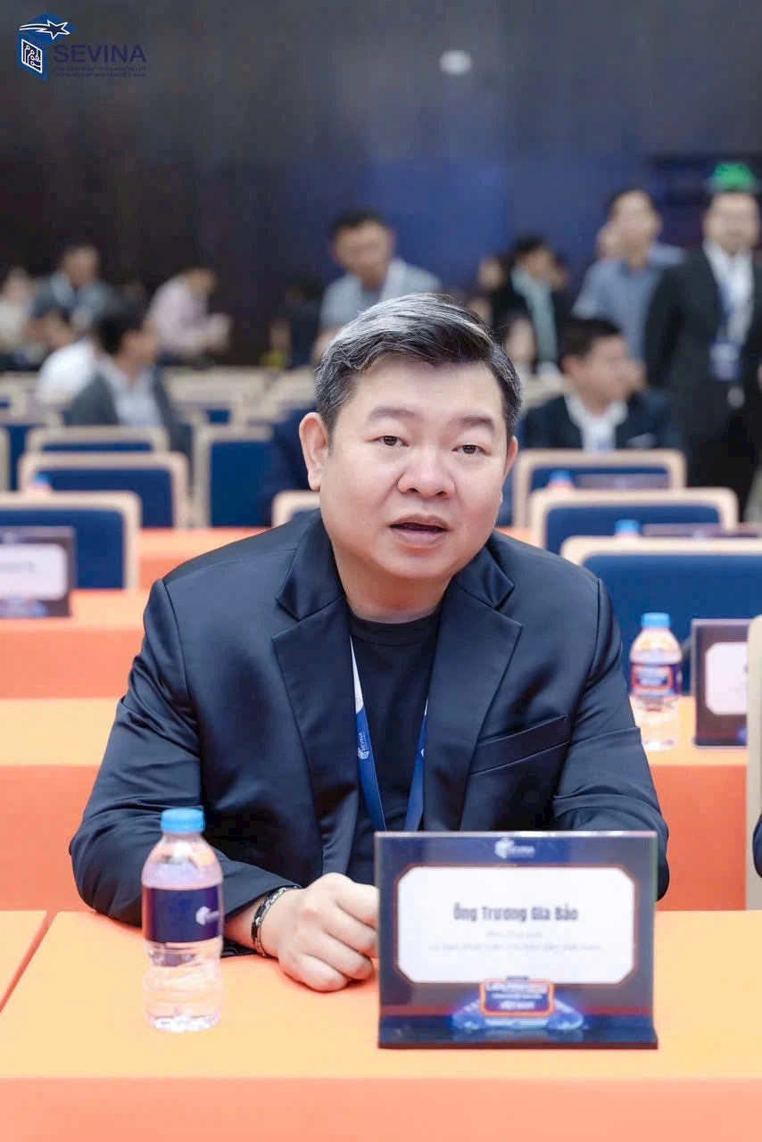 p10-11 truonggiabao.jpg