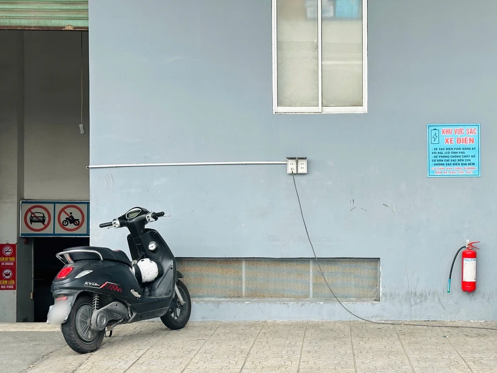 p6-7 Anhboxx2_2612.png