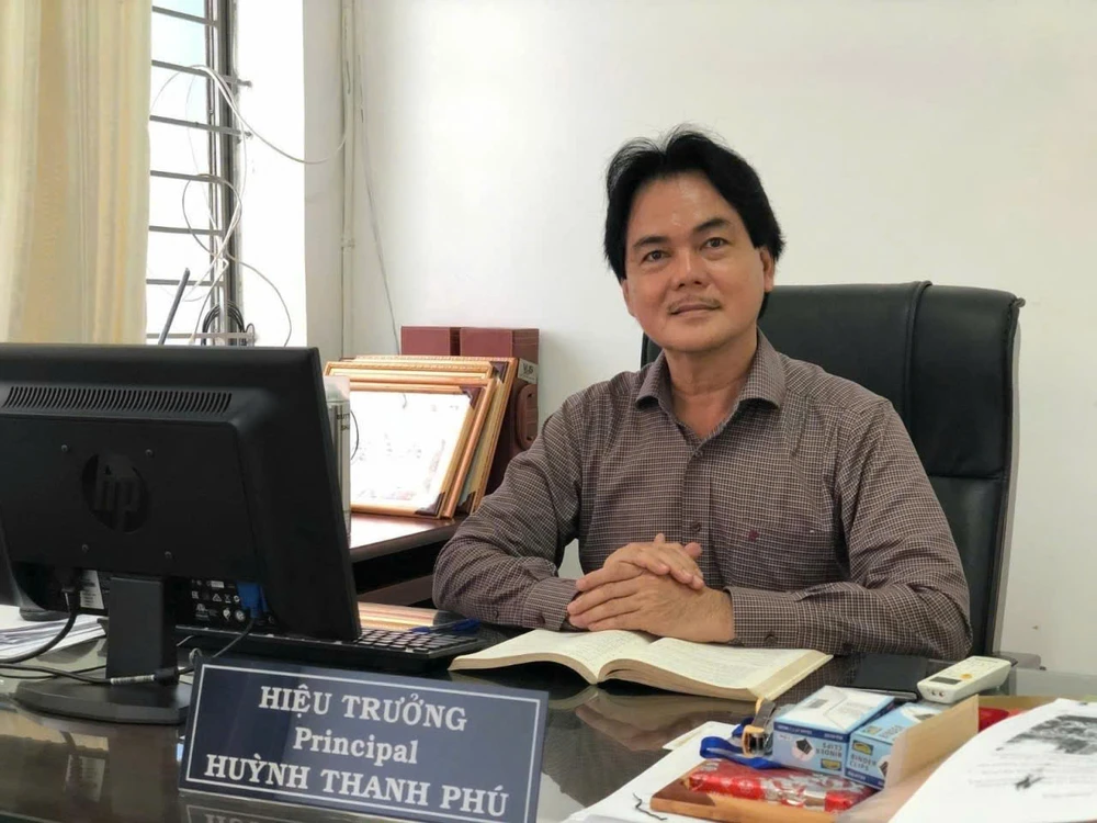 p16-17 Tieng Anh_Chan trang_h4_HUYNH THANH PHU.jpg