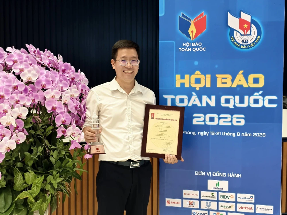 Nguyen Tan.jpg