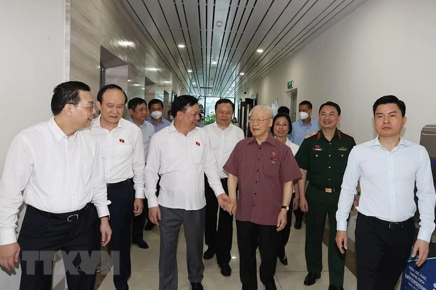 Tổng Bí thư Nguyễn Phú Trọng tiếp xúc cử tri sáng 12-5. Ảnh: TRÍ DŨNG