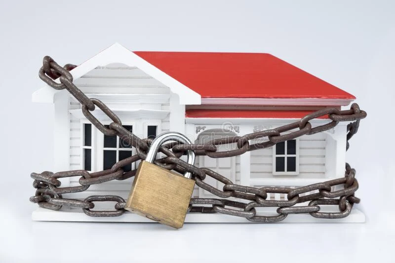 Kê biên hàng loạt bất động sản của cựu Giám đốc Sở GD&amp;ĐT Quảng Ninh Vũ Liên Oanh. Ảnh minh hoạ