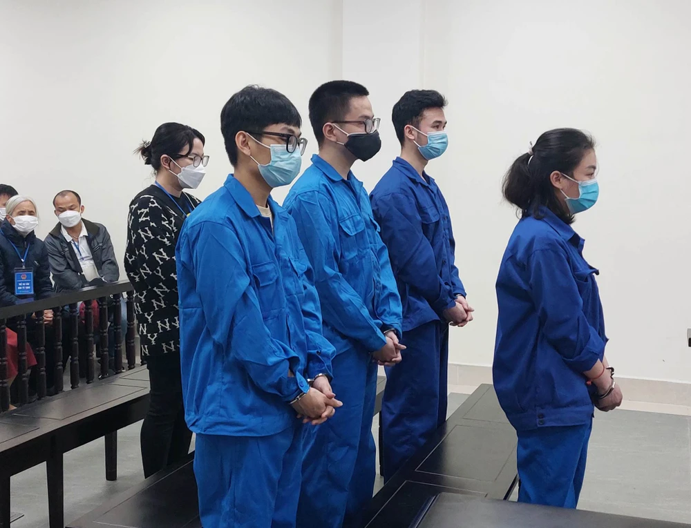 Các bị cáo tại toà. Các bị cáo tại toà.