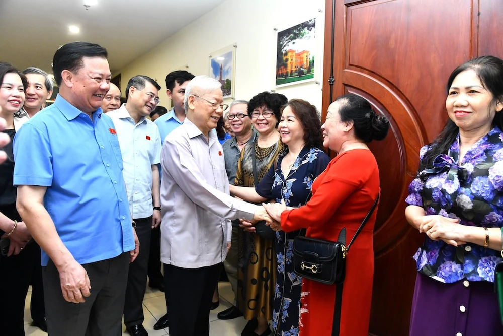 Tổng Bí thư Nguyễn Phú Trọng tiếp xúc cử tri trước kỳ họp thứ 5, Quốc hội khóa XV. Ảnh: HOÀNG HẢI