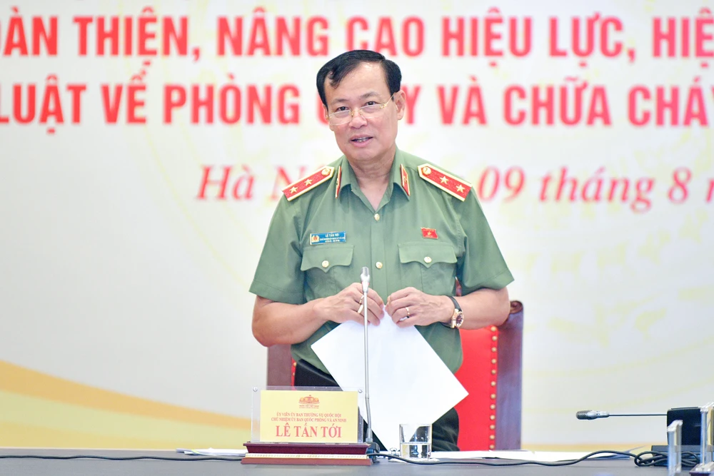 Chủ nhiệm Uỷ ban Quốc phòng và An ninh Lê Tấn Tới