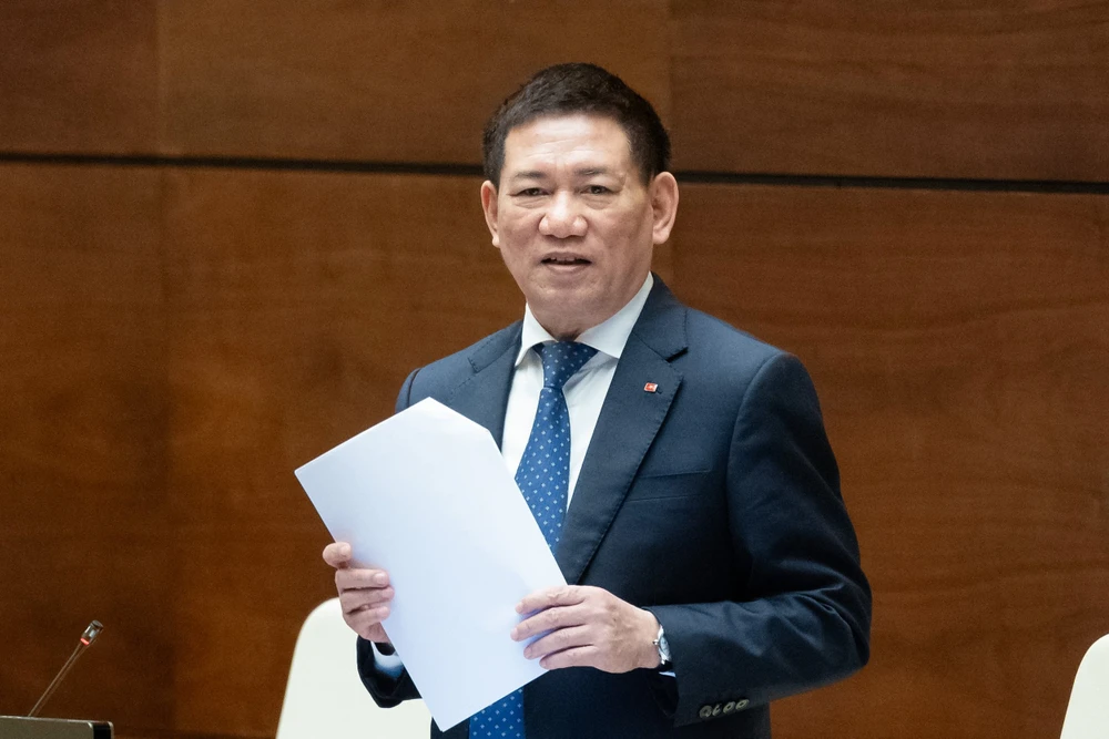 Bộ trưởng Tài chính giải thích lý do chưa triển khai được đặt cược bóng đá, đua ngựa