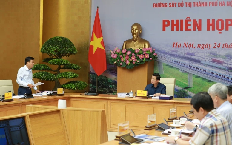 Khẩn trương hoàn thiện đề án phát triển đường sắt đô thị tại Hà Nội, TP.HCM để báo cáo Bộ Chính trị