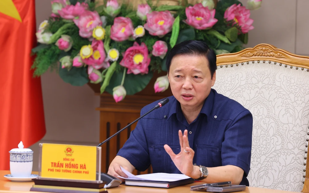 Phó Thủ tướng Trần Hồng Hà nhấn mạnh việc điều chỉnh chủ trương đầu tư, quy mô, thiết kế dự án cao tốc Tuyên Quang- Hà Giang (giai đoạn 1) cần được thực hiện. Ảnh: MINH KHÔI