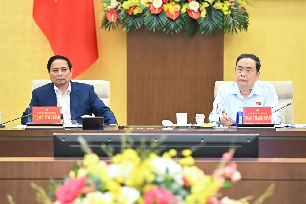 Chu-tich-Quoc-hoi-Tran-Thanh-Man-va-Thu-tuong-Pham-Minh-Chinh.jpg
