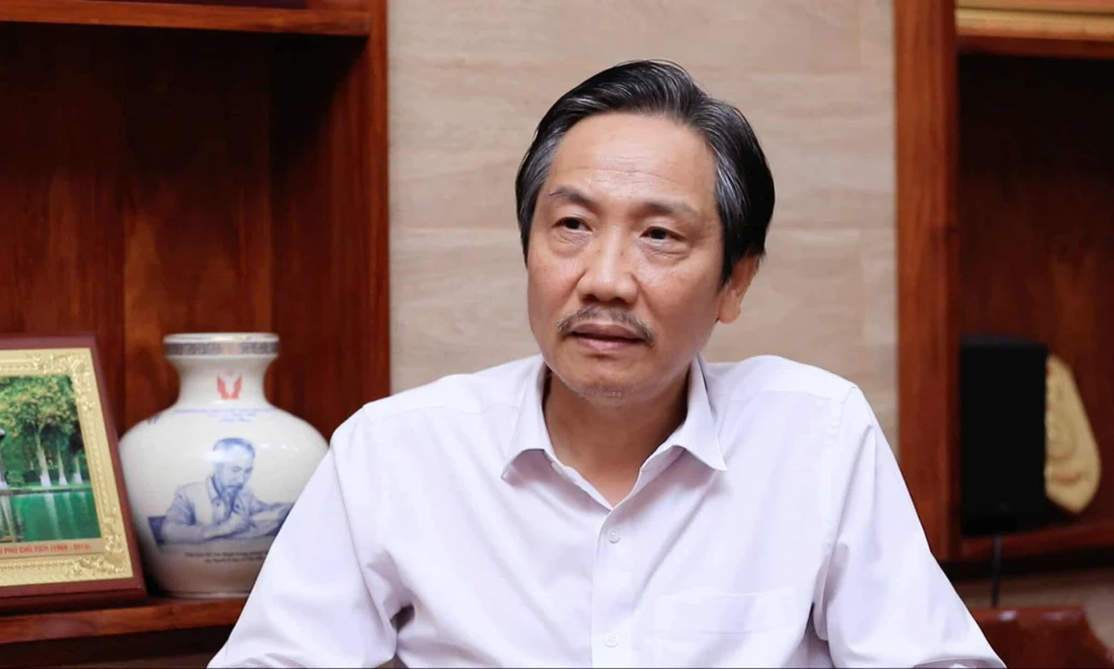 TS Trần Anh Tuấn: Không nên để công chức tự viết đơn để thôi việc