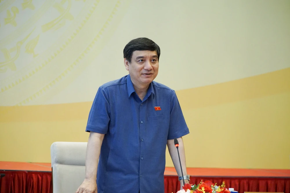 ong-Nguyen-Dac-Vinh.jpg