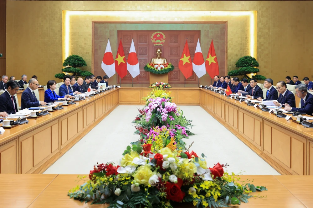 toan-canh-hoi-dam.jpg