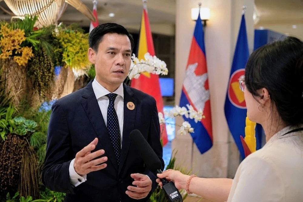 Thu-truong-Dang-Hoang-Giang.jpg